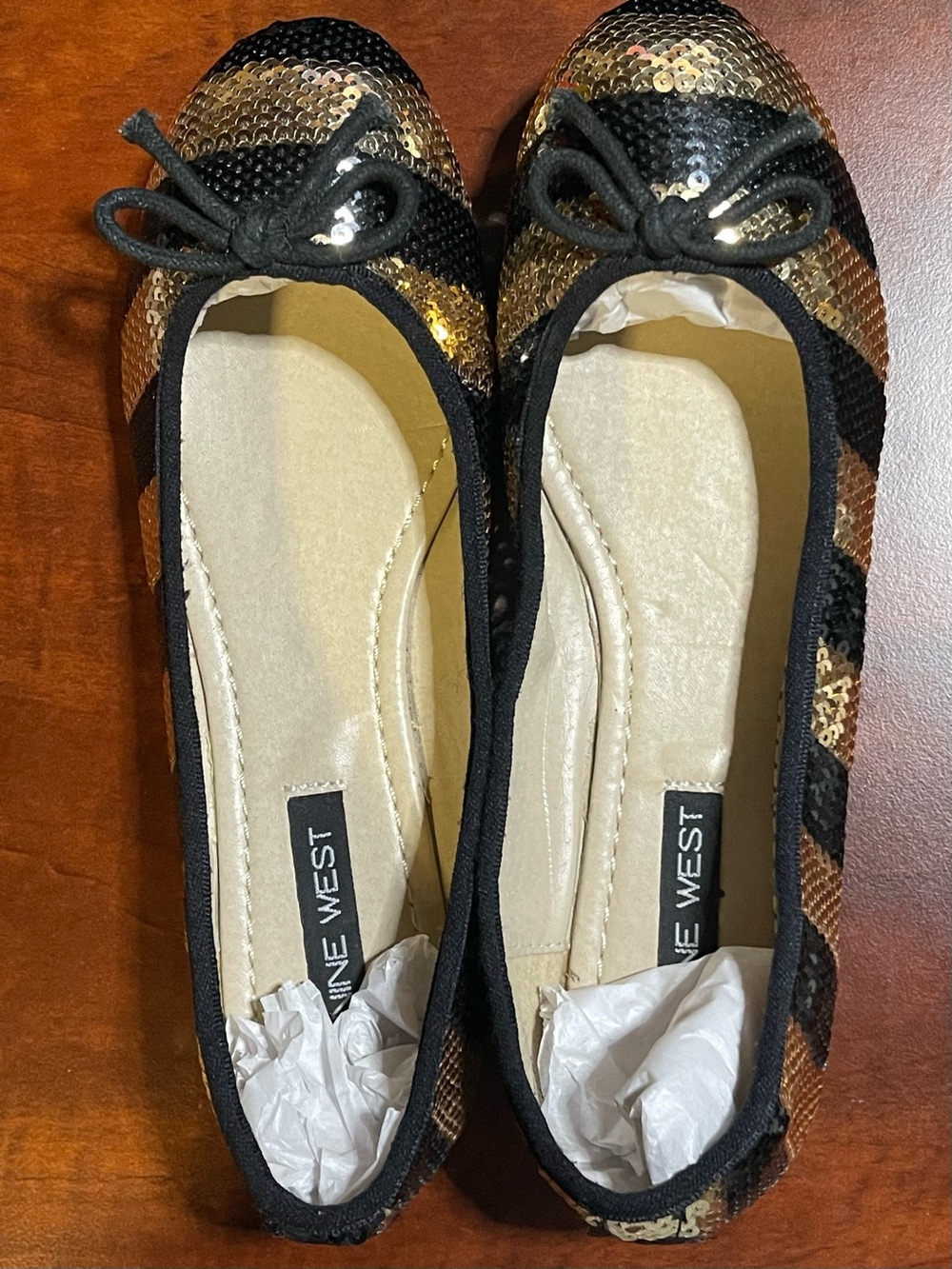 NWOB Nine West “Jazalyn1” Sz 6.5 Metallic Sequin Ballet Flats